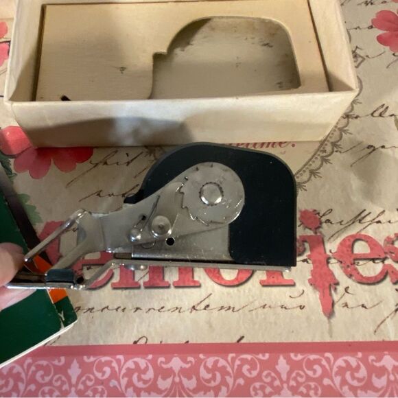 Singer Sewing Machine Blind Stitch Attachment Vintage Original Box Instructions - Picture 9 of 10